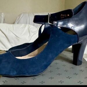 Elegant Navy Blue Heels